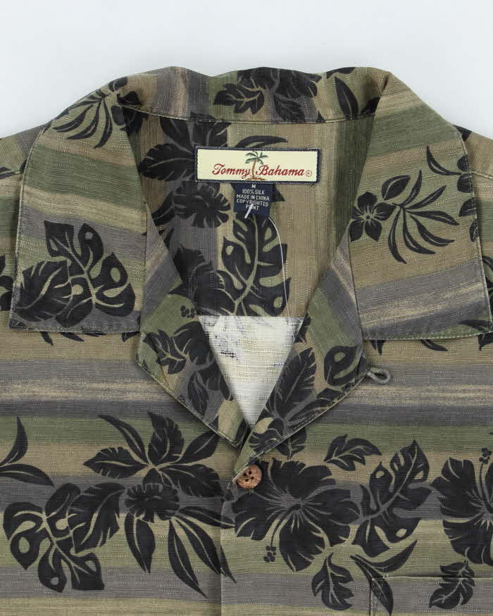 Vintage Tommy Bahama Oversized Silk Hawaiian Shirt - M
