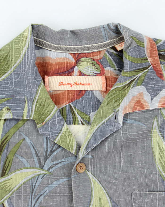 Vintage 2000's Tommy Bahama Silk Patterned Hawaiian Shirt - M