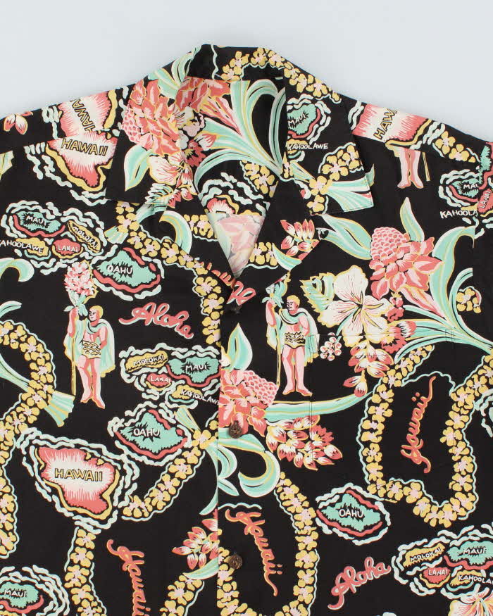 Vintage 2000's All Over Print Hawaiian Shirt - L