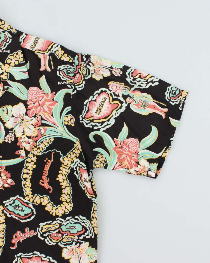 Vintage 2000's All Over Print Hawaiian Shirt - L