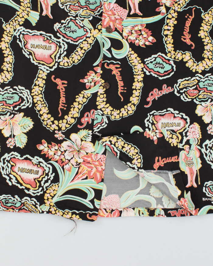Vintage 2000's All Over Print Hawaiian Shirt - L