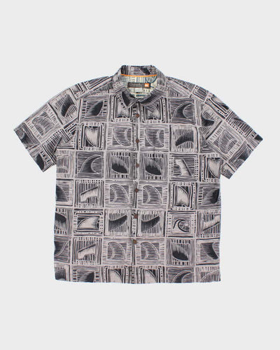 Vintage 2000's Quiksilver Patterned Short Sleeve Hawaiian Shirt - M