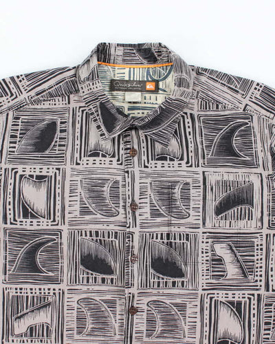 Vintage 2000's Quiksilver Patterned Short Sleeve Hawaiian Shirt - M