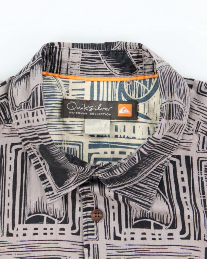 Vintage 2000's Quiksilver Patterned Short Sleeve Hawaiian Shirt - M