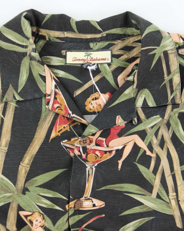 Vintage 2000's Tommy Bahama Floral Print Hawaiian Shirt - L