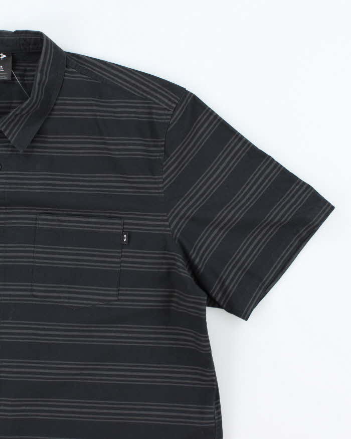 Vintage 2000's Oakley Striped Short Sleeve Shirt - XL