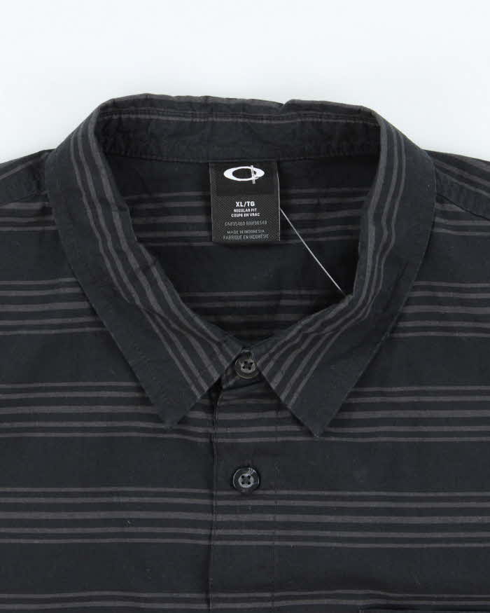 Vintage 2000's Oakley Striped Short Sleeve Shirt - XL