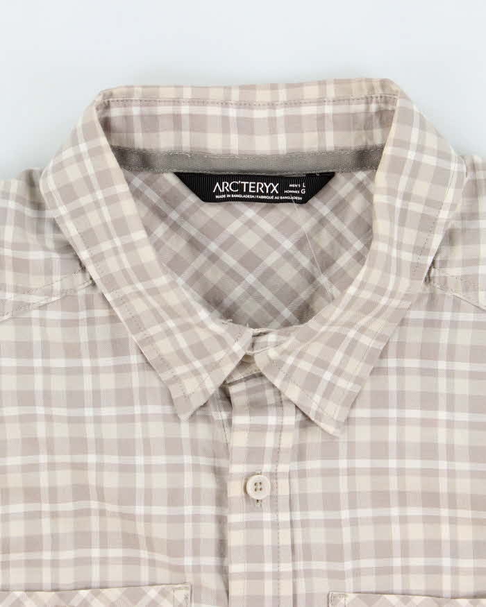 Vintage Arc'teryx Patterned Short Sleeve Shirt - L