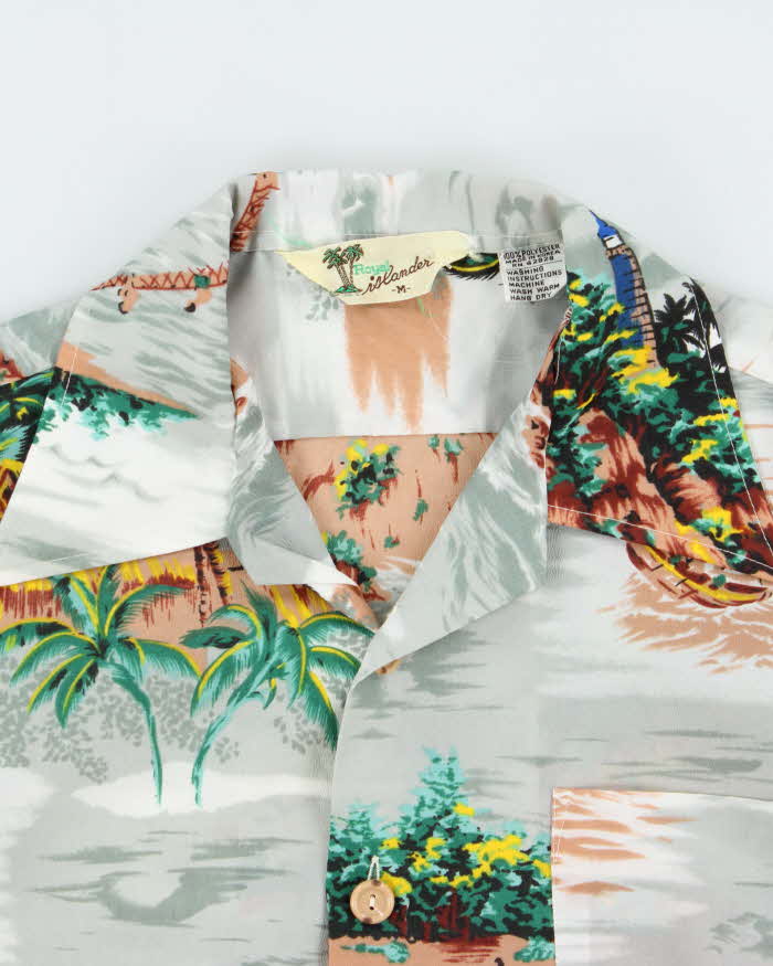 Vintage 1970s Royal Islander Dagger Clollared Short Sleeve Hawaiian Shirt - M