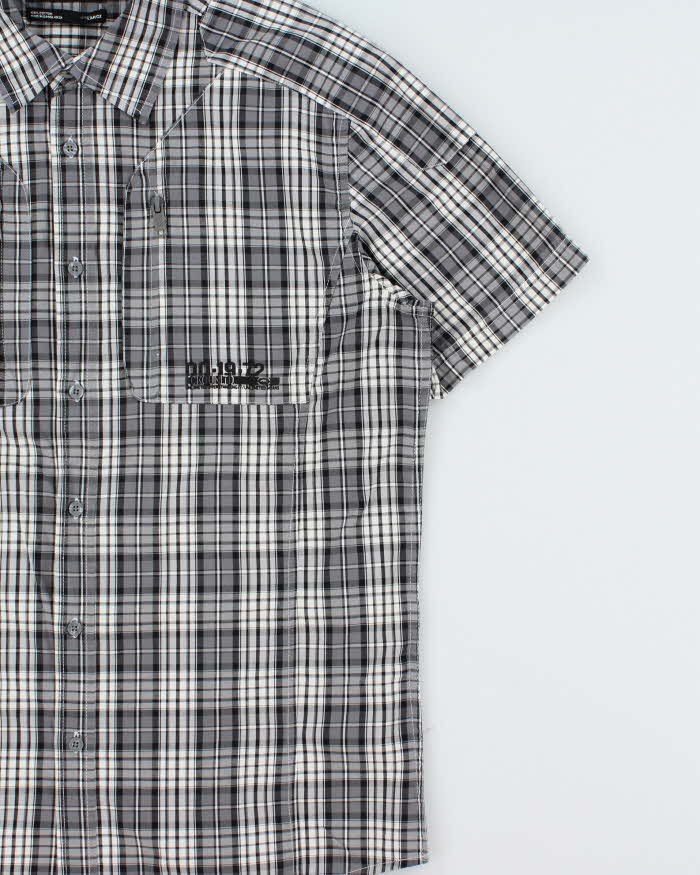Vintage Y2K 00s Ecko UNTLD Plaid Short Sleeve Shirt - L