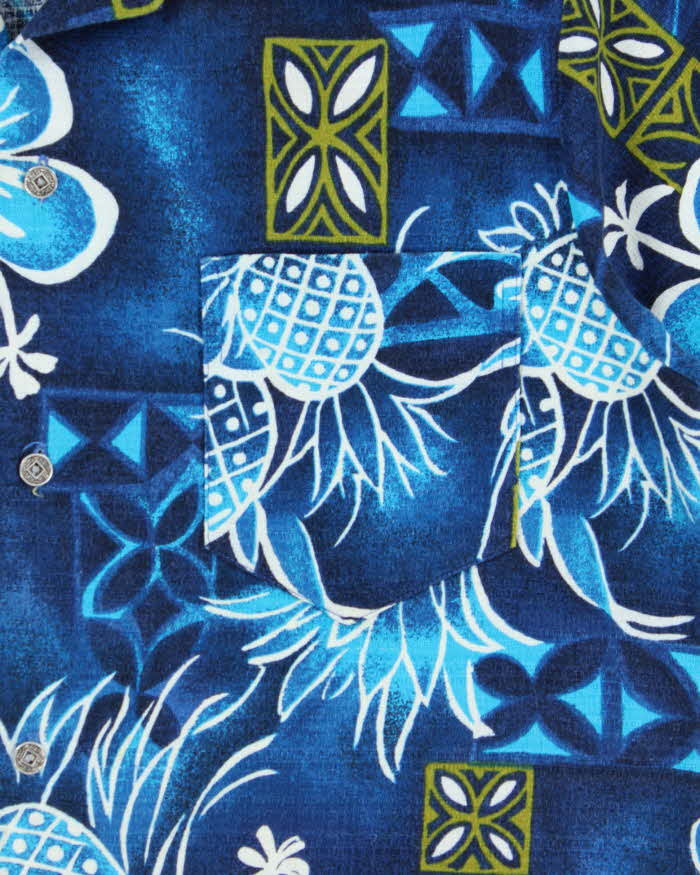 Vintage 1960s Made In USA Barkcloth Polynesian Tiki Hawaiian Shirt - L