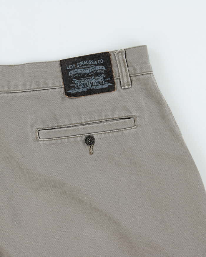 Vintage Y2K 00s Levi's Batwing Khaki Canvas Relaxed Fit Wide Leg Cargo Shorts - W38