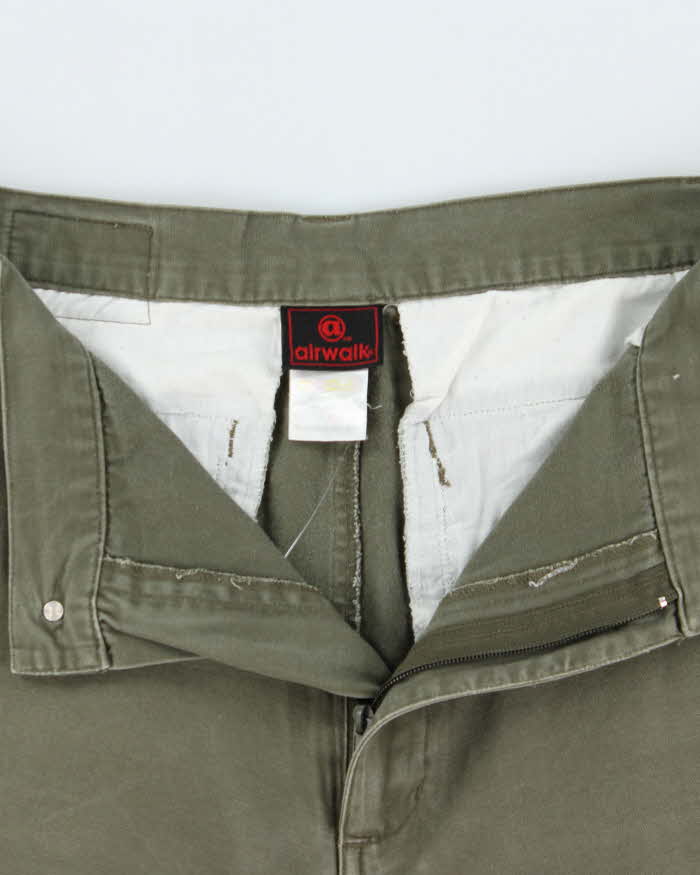 Vintage Y2K 00s Airwalk Khaki Canvas Relaxed Fit Baggy Skater Cargo Shorts - W36