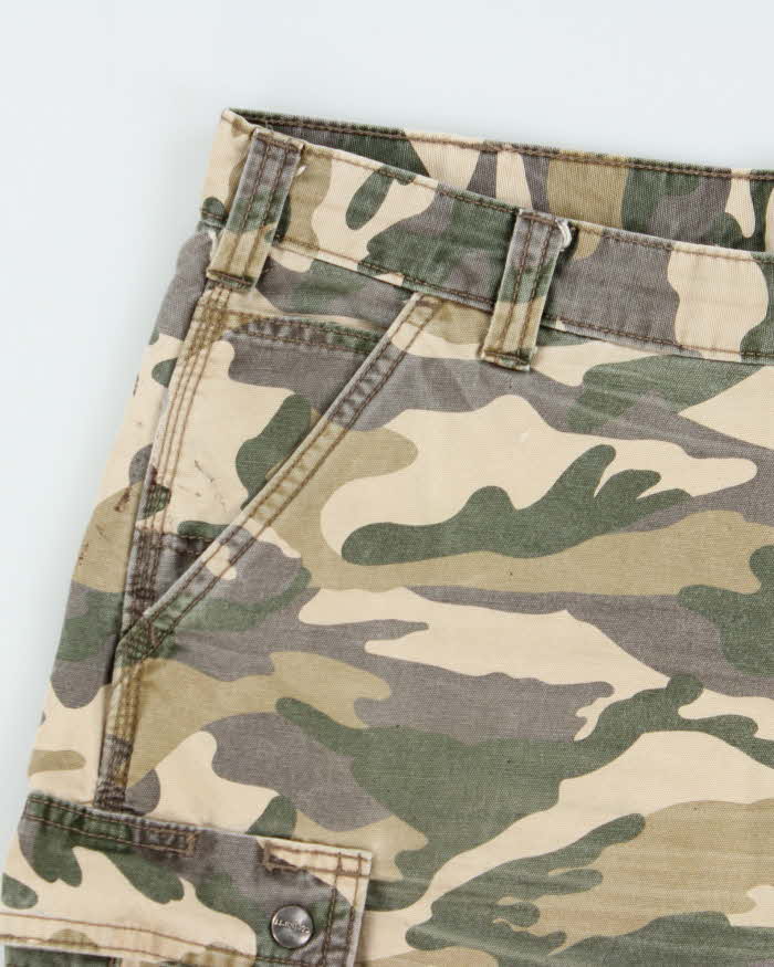 Vintage Carhartt Woodland Camo Rugged Relaxed Fit Cargo Shorts - W36