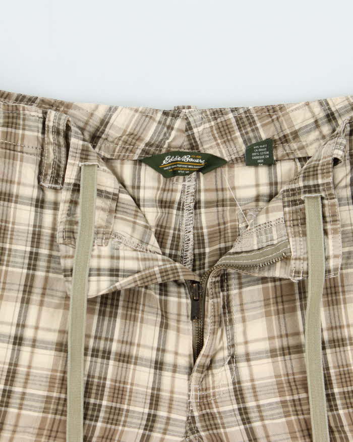 Vintage Y2K 00s Eddie Bauer Khaki Plaid Relaxed Fit Cargo Shorts - W35
