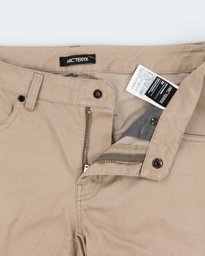 SS2020 Arc'teryx Khaki 'Phelix 9.5' Canvas Straight Leg Technical Shorts - W32