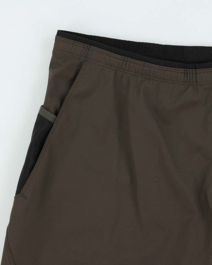Vintage Arc'teryx Khaki Brown Soft Shell Relaxed Fit Technical Shorts - L