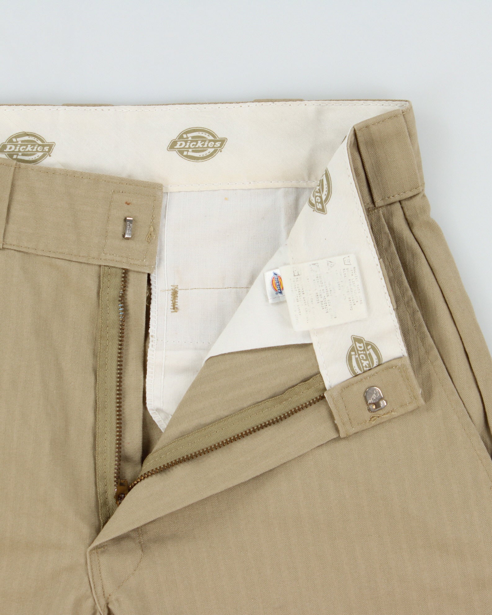 Vintage Dickies 13 Inch Desert Khaki Striped Canvas Multi-Pocket Relaxed Fit Work Shorts - W34