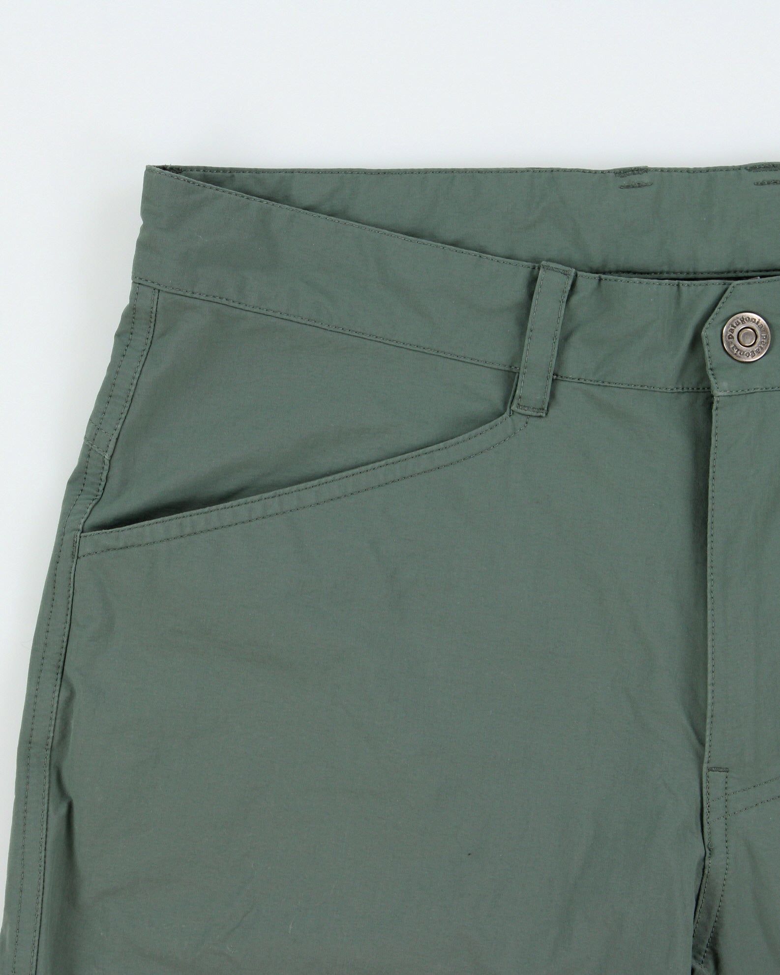 Vintage Patagonia 13" Khaki Landfarer Relaxed Fit Technical Shorts - W32
