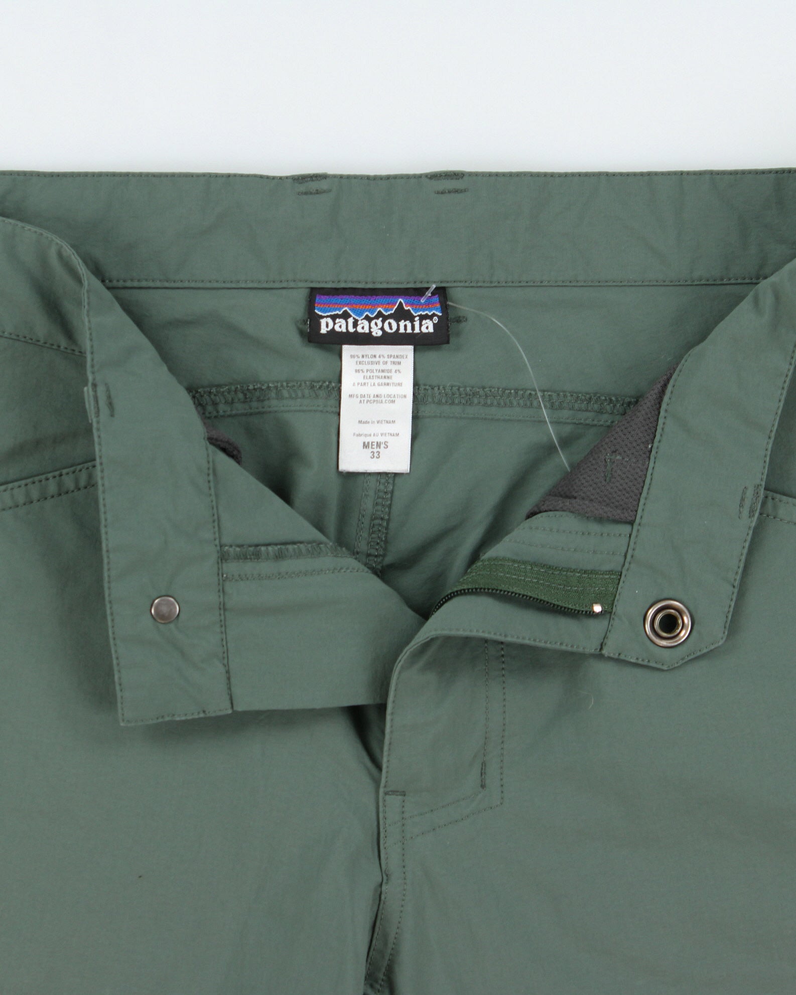 Vintage Patagonia 13" Khaki Landfarer Relaxed Fit Technical Shorts - W32