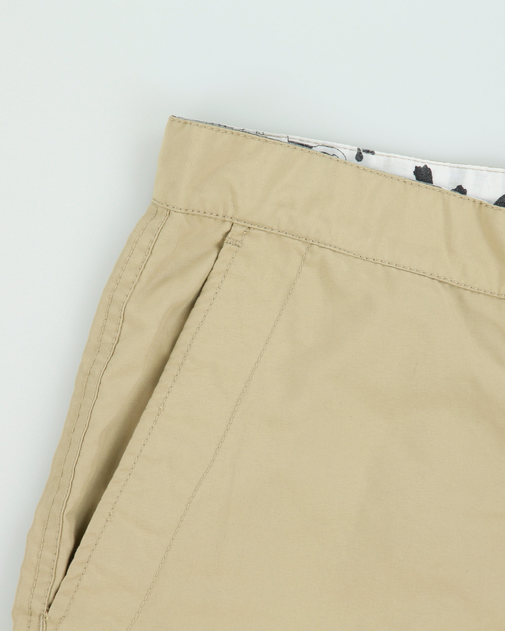 Vintage Y2K 00s Quiksilver Khaki Relaxed Fit Wide Leg Multi-Pocket Soft Shell Shorts - W38