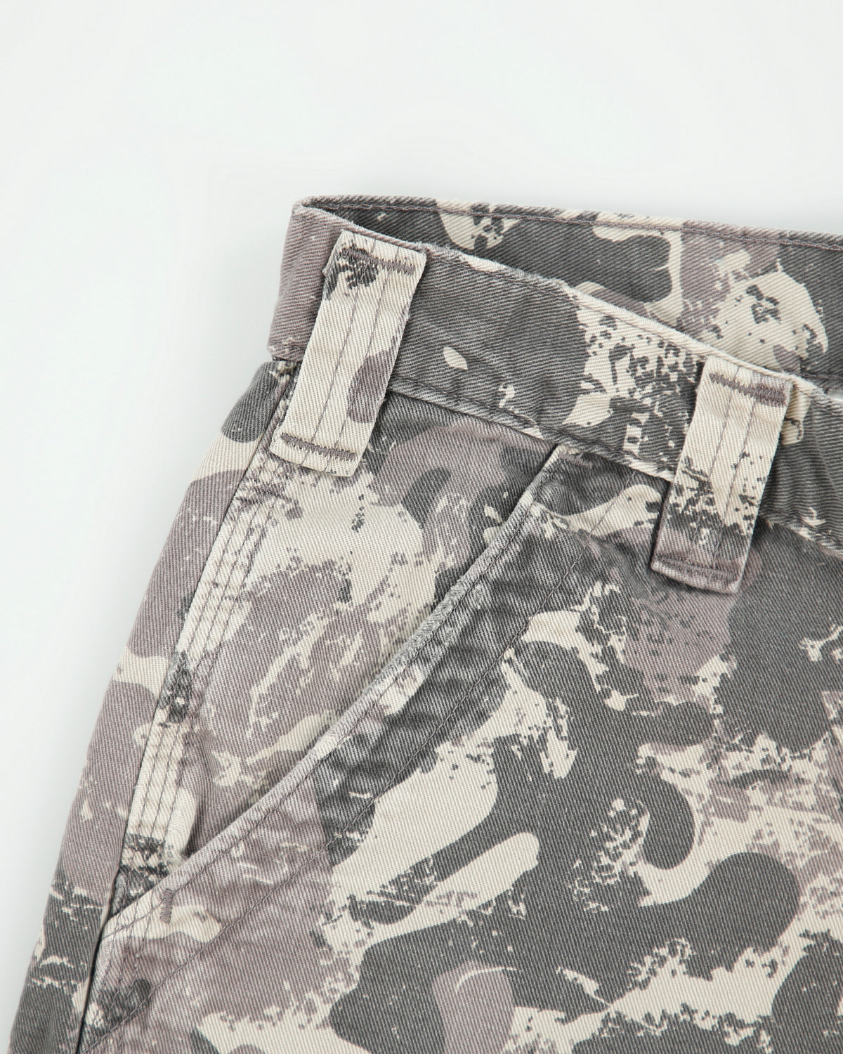 Vintage Carhartt B289 Charcoal Camo Rugged Canvas Relaxed Fit Utility Cargo Shorts - W30