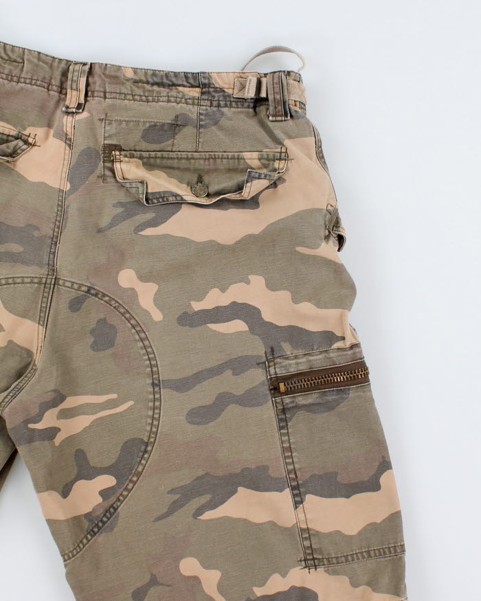 Vintage 90's Guess Cargo Shorts - W34