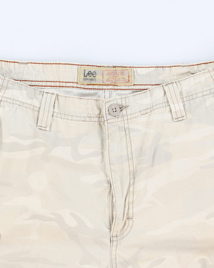 Vintage 90's Lee Camouflage Cargo Shorts - W36