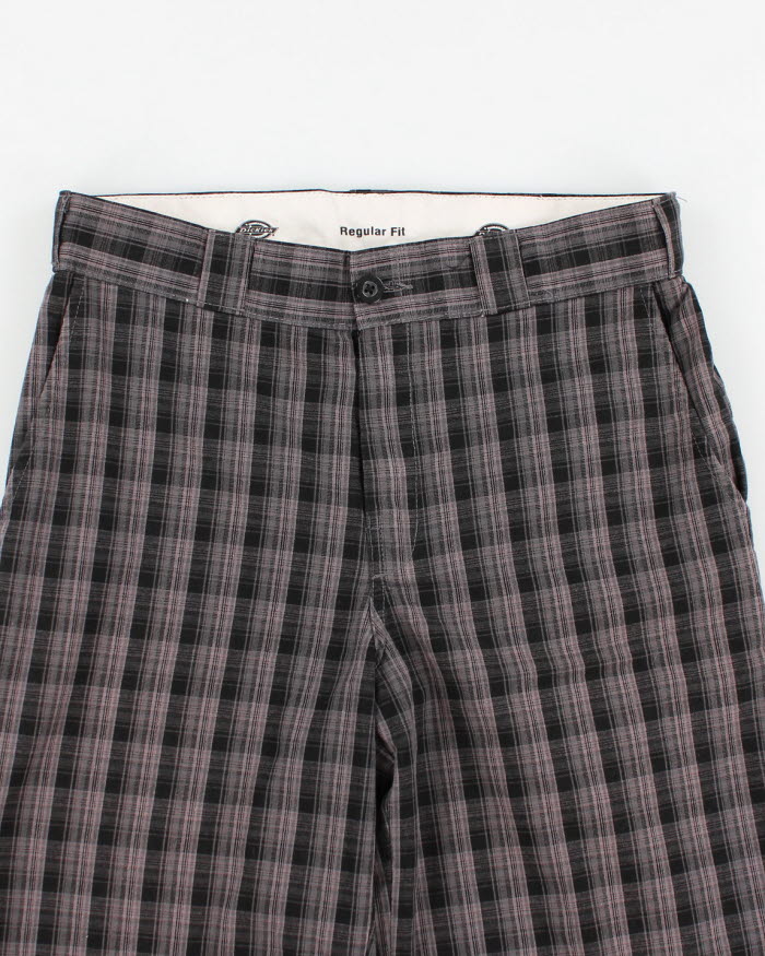 Dickies Regular Fit Check Grey Shorts W32