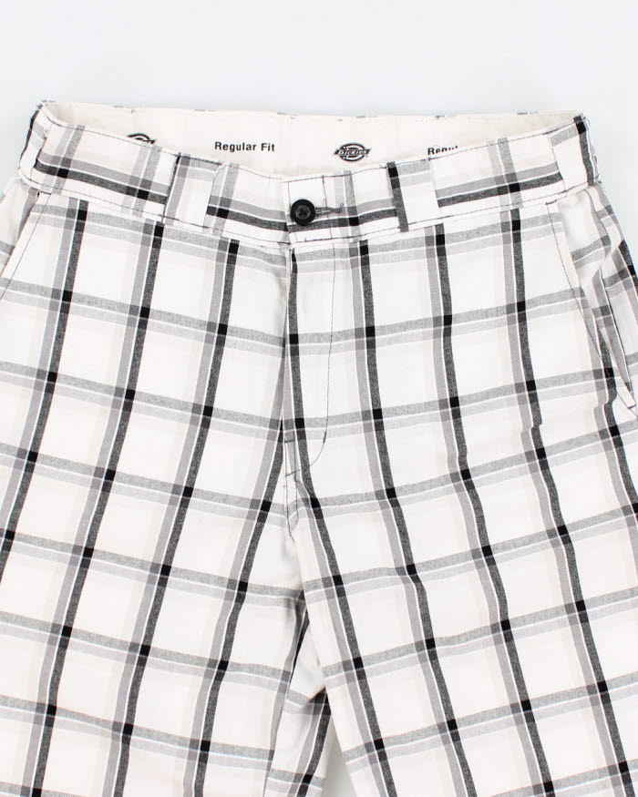Dickies Regular Fit Check White Shorts - W32