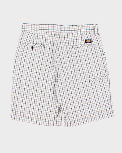 Dickies Regular Fit Check White Shorts W38