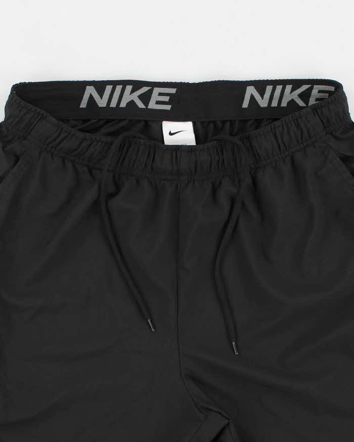 Men's Nike Black Shorts - L