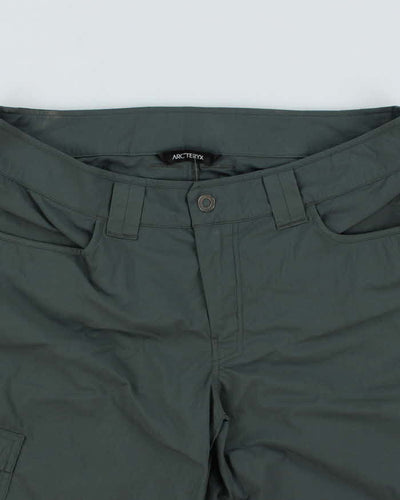 Vintage Arc'teryx Cargo Hiking Shorts - W32 L13
