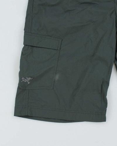 Vintage Arc'teryx Cargo Hiking Shorts - W32 L13