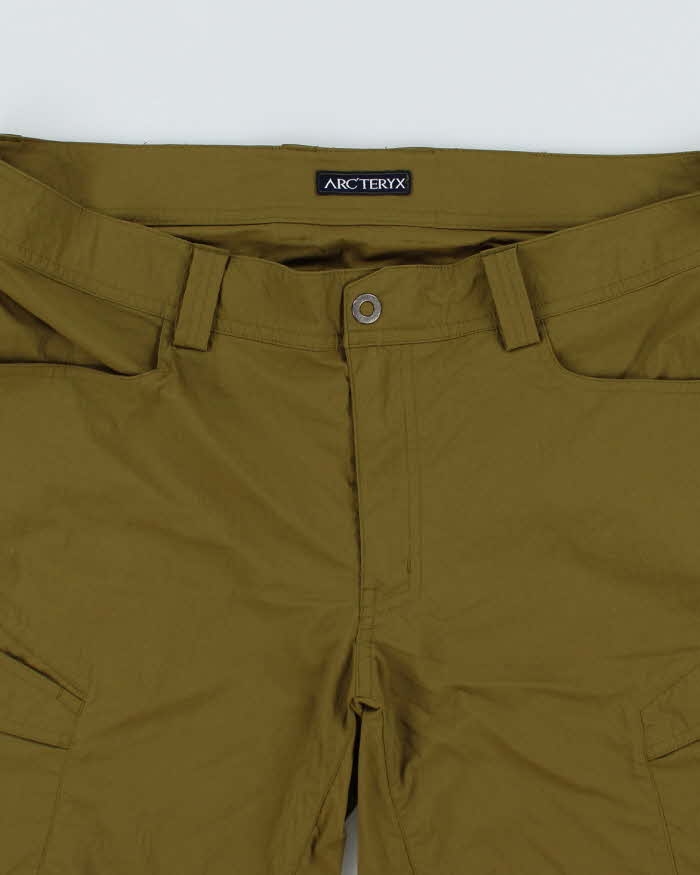 Vintage Arc'teryx Cargo Hiking Shorts - W36 L13