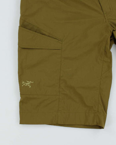 Vintage Arc'teryx Cargo Hiking Shorts - W36 L13
