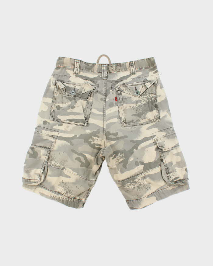 Y2K 00s Levi's Camouflage Baggy Cargo Shorts - W36