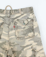 Y2K 00s Levi's Camouflage Baggy Cargo Shorts - W36