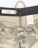 Y2K 00s Levi's Camouflage Baggy Cargo Shorts - W36