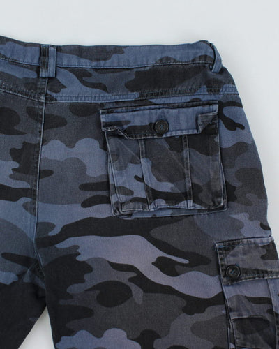 00s Faded Blue Camouflage Cargo Shorts - W38