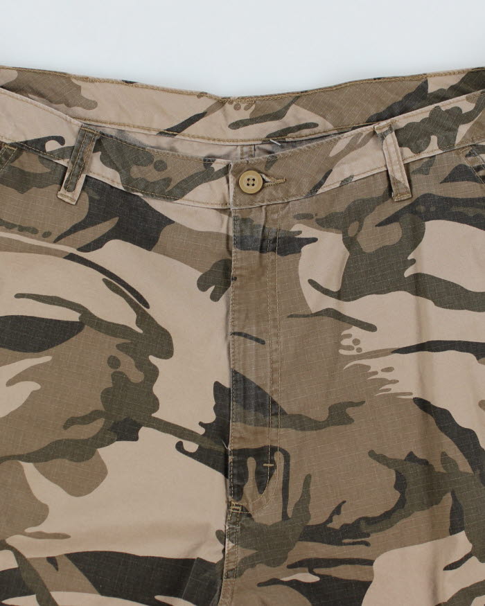 Wrangler Sand Camouflage Cargo Shorts - W40