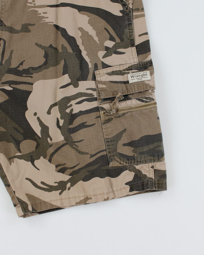 Wrangler Sand Camouflage Cargo Shorts - W40
