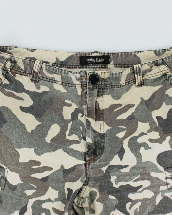 Y2k 00s Camouflage Cargo Shorts - W38