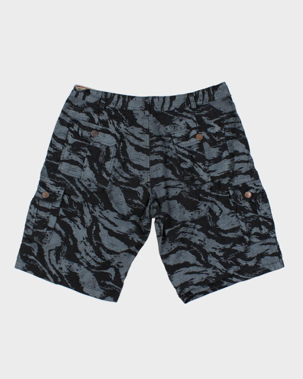 Y2k 00s Blue Camouflage Shorts - W40