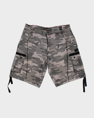 Y2k 00s Airwalk Camouflage Shorts - W36