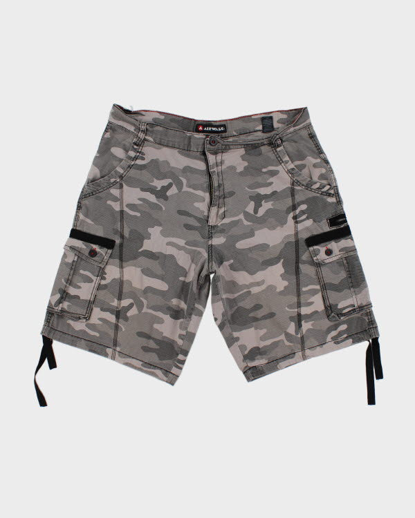 Y2k 00s Airwalk Camouflage Shorts - W36