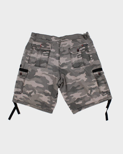 Y2k 00s Airwalk Camouflage Shorts - W36