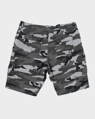 Y2k 00s Ecko Camouflage Shorts - W38