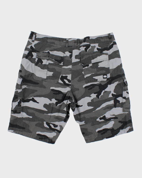 Y2k 00s Ecko Camouflage Shorts - W38