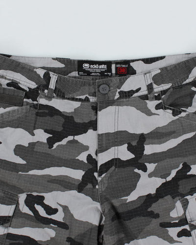 Y2k 00s Ecko Camouflage Shorts - W38